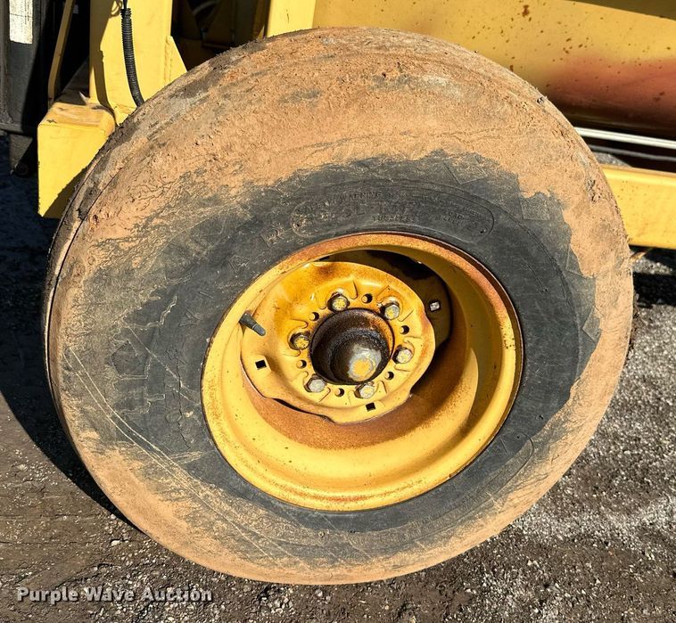 image for item MB9701 1999 Vermeer Top Gun  bale processor