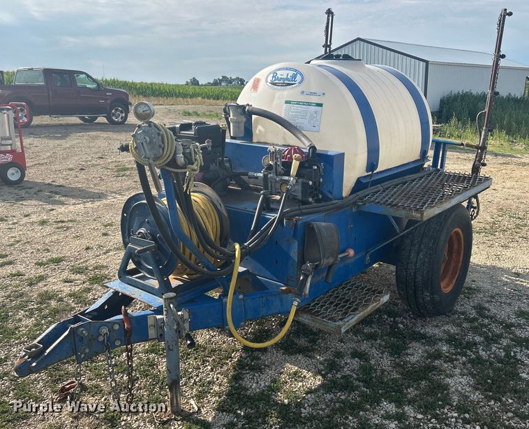 image for item MC9993 Broyhill B912  turf sprayer