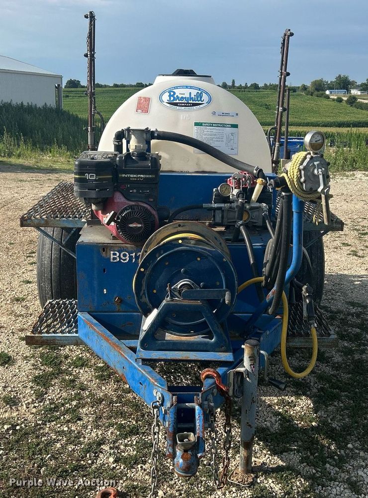 image for item MC9993 Broyhill B912  turf sprayer