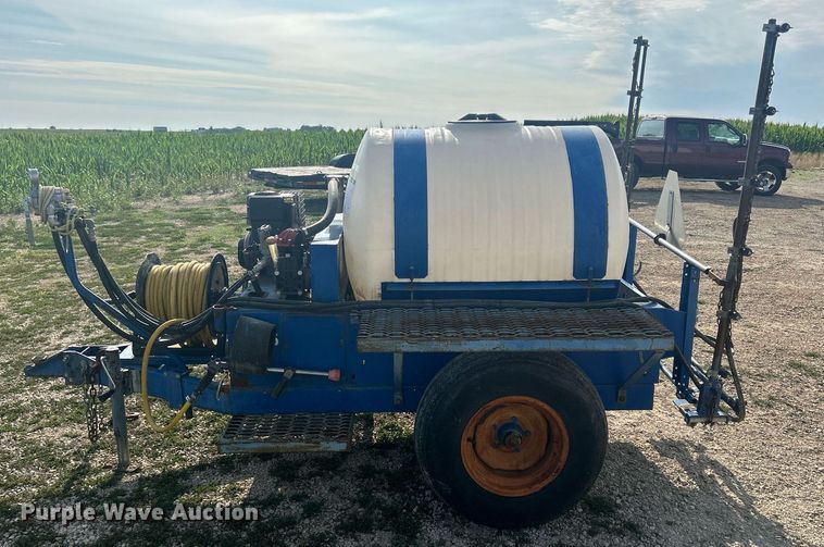 image for item MC9993 Broyhill B912  turf sprayer