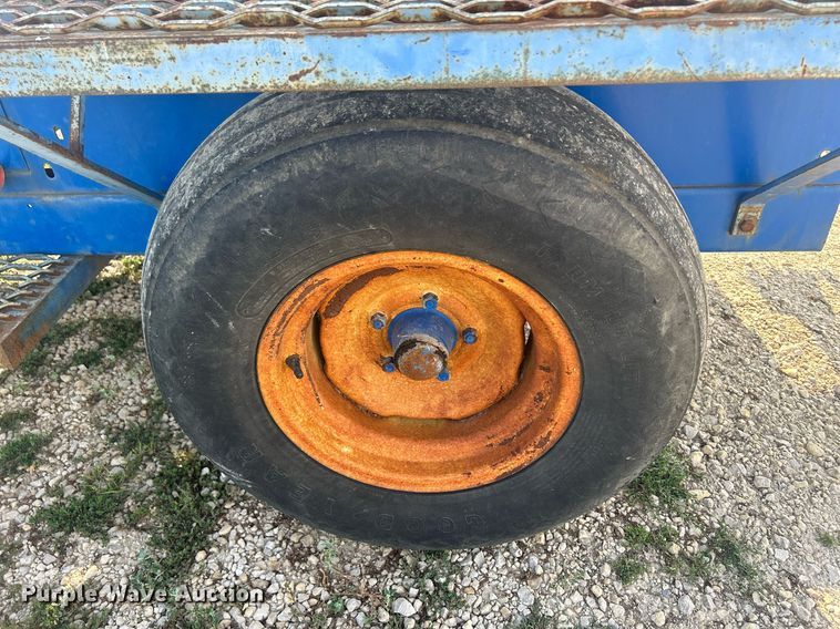 image for item MC9993 Broyhill B912  turf sprayer