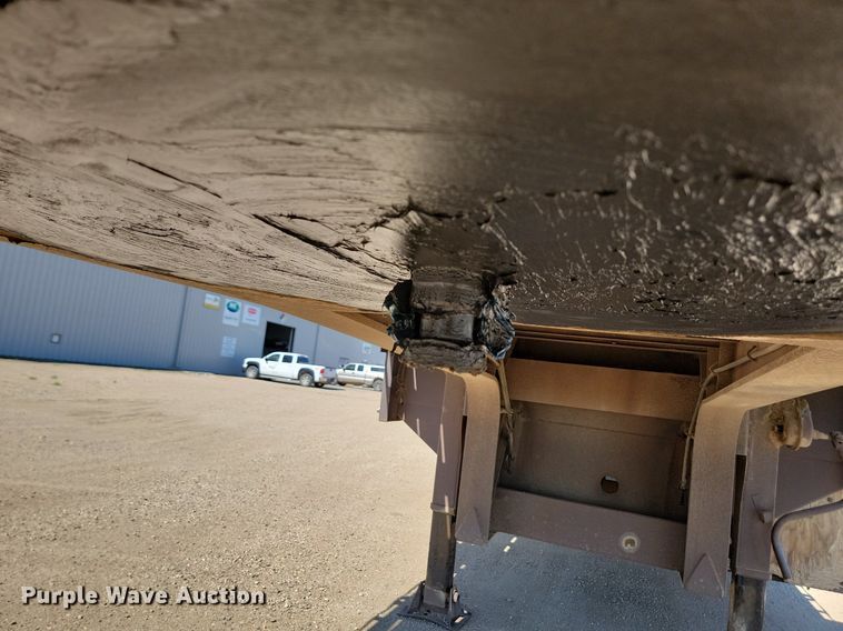 image for item ML9475 1988 Fontaine  drop deck equipment trailer