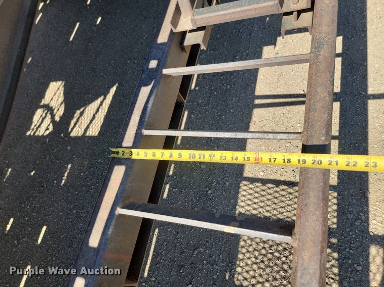 image for item ML9475 1988 Fontaine  drop deck equipment trailer