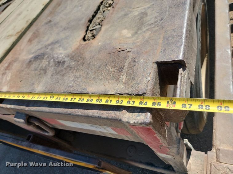 image for item ML9475 1988 Fontaine  drop deck equipment trailer