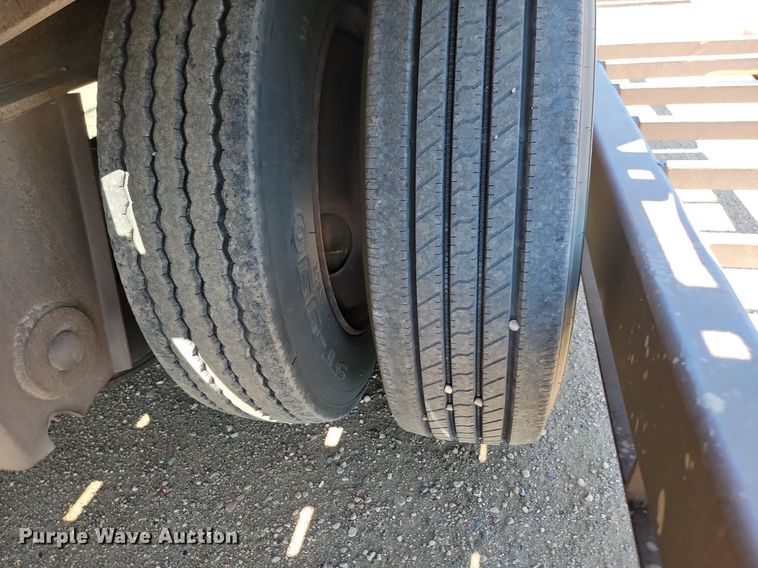 image for item ML9475 1988 Fontaine  drop deck equipment trailer