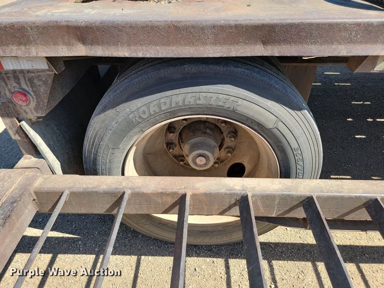 image for item ML9475 1988 Fontaine  drop deck equipment trailer