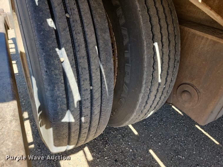 image for item ML9475 1988 Fontaine  drop deck equipment trailer