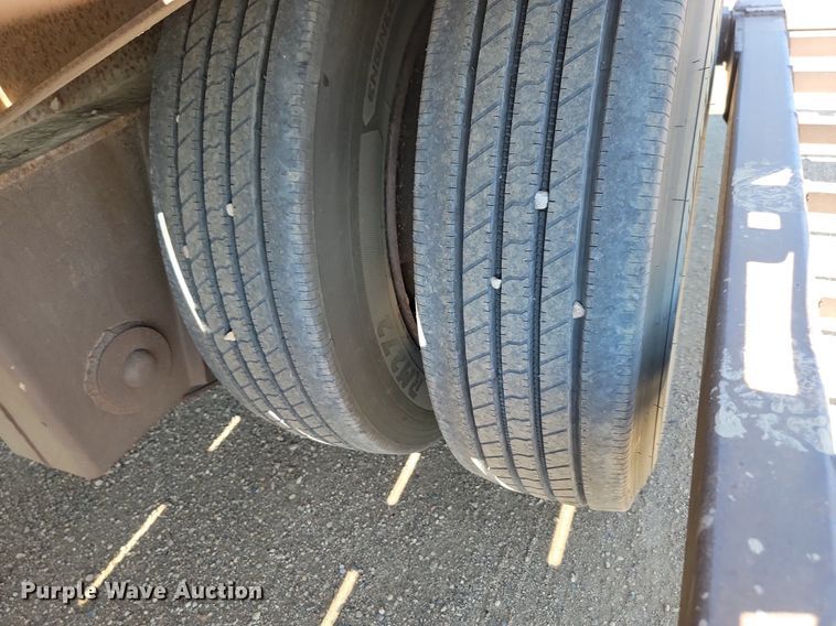 image for item ML9475 1988 Fontaine  drop deck equipment trailer