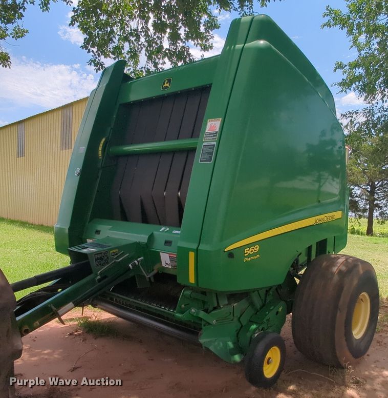 image for item MY9475 John Deere 569 Premium  round baler