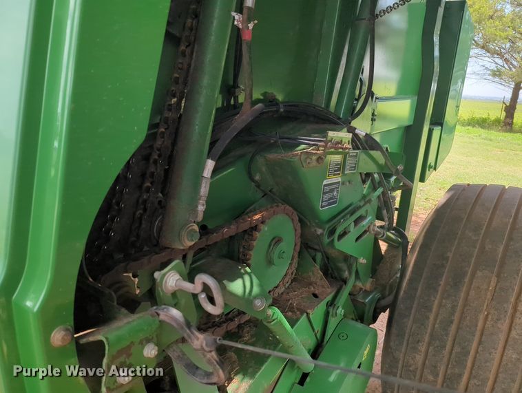 image for item MY9475 John Deere 569 Premium  round baler