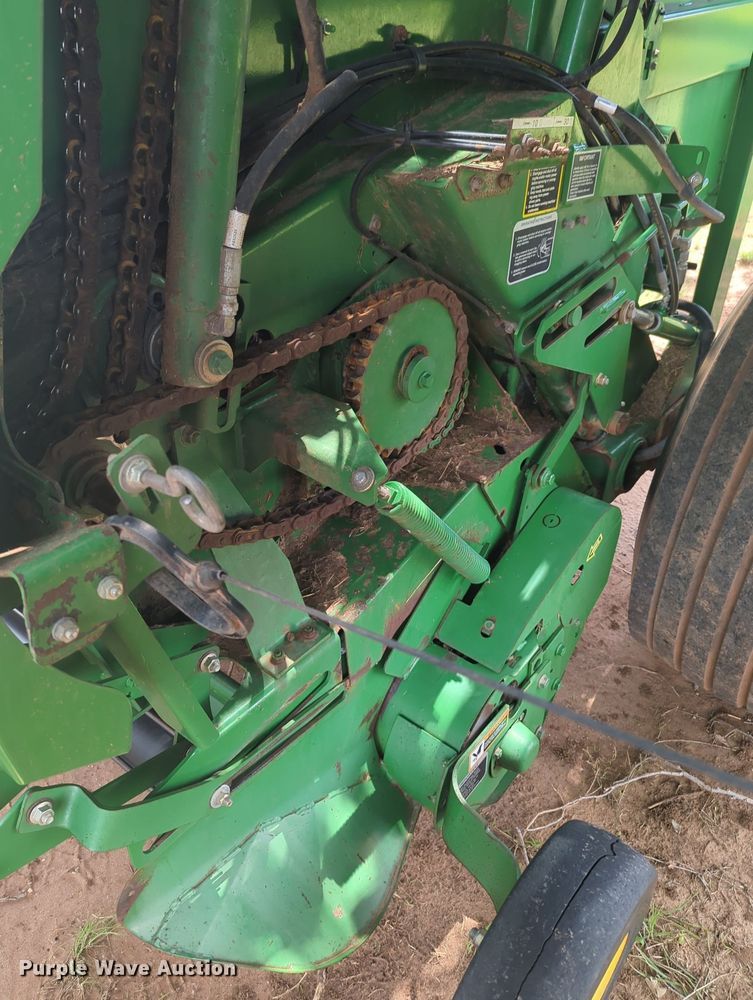 image for item MY9475 John Deere 569 Premium  round baler