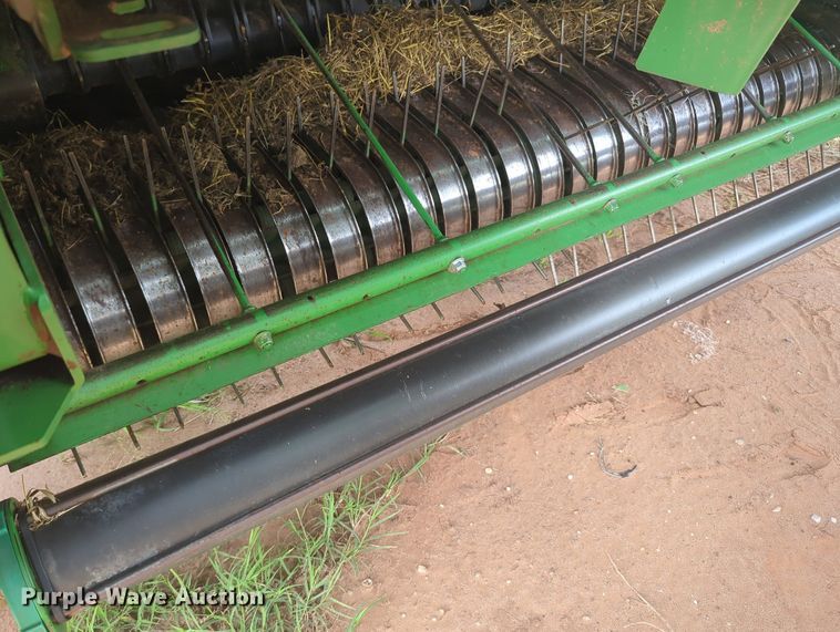 image for item MY9475 John Deere 569 Premium  round baler