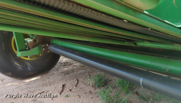 image for item MY9475 John Deere 569 Premium  round baler