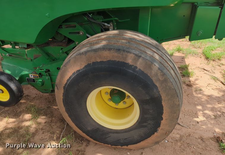 image for item MY9475 John Deere 569 Premium  round baler