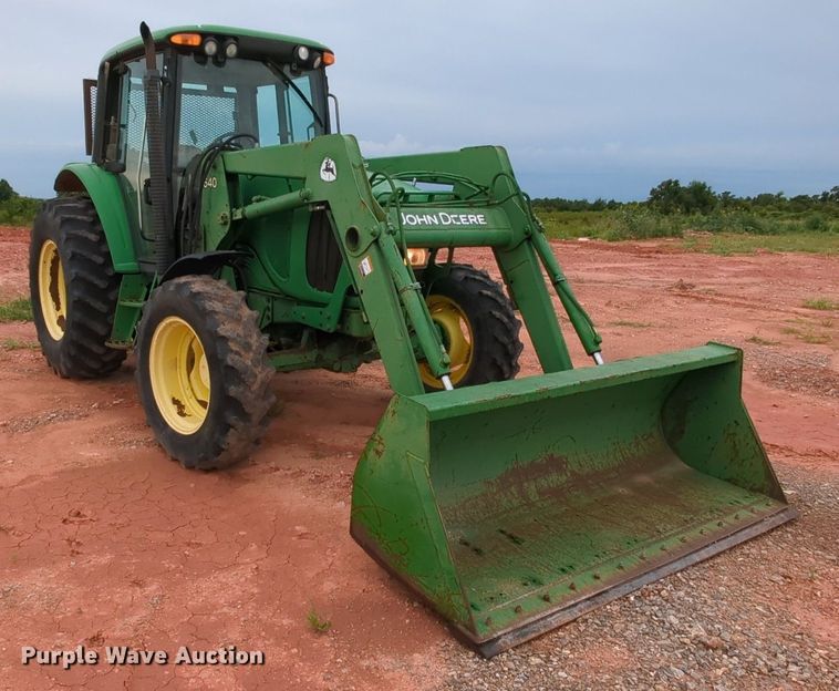 image for item MY9479 John Deere 6220  MFWD tractor