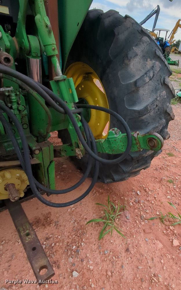 image for item MY9479 John Deere 6220  MFWD tractor