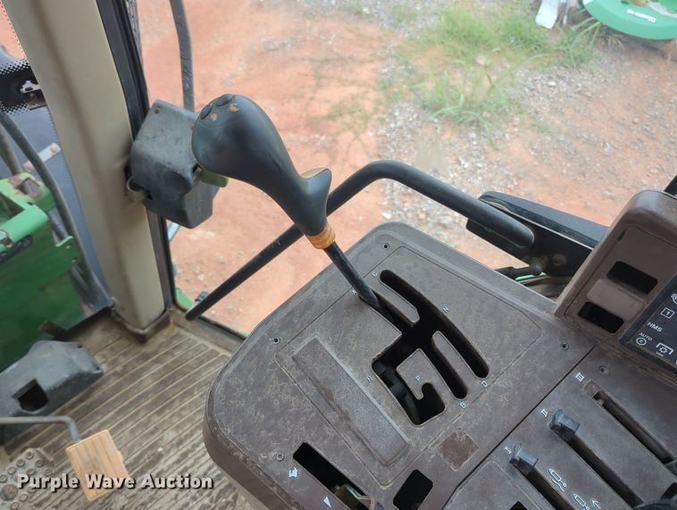 image for item MY9479 John Deere 6220  MFWD tractor