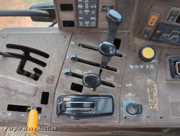 image for item MY9479 John Deere 6220  MFWD tractor