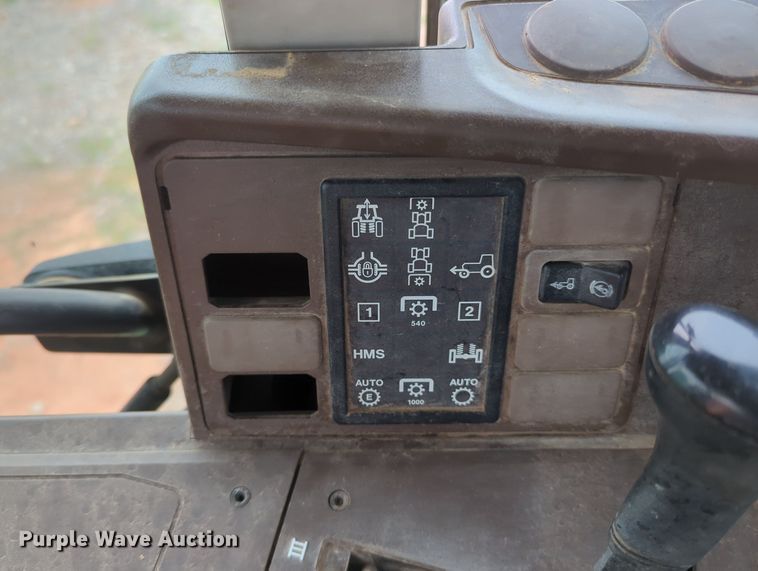 image for item MY9479 John Deere 6220  MFWD tractor