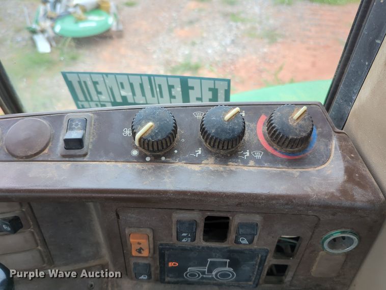 image for item MY9479 John Deere 6220  MFWD tractor