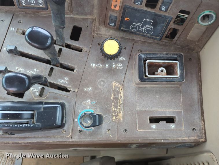 image for item MY9479 John Deere 6220  MFWD tractor