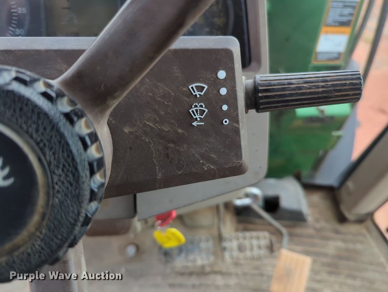 image for item MY9479 John Deere 6220  MFWD tractor