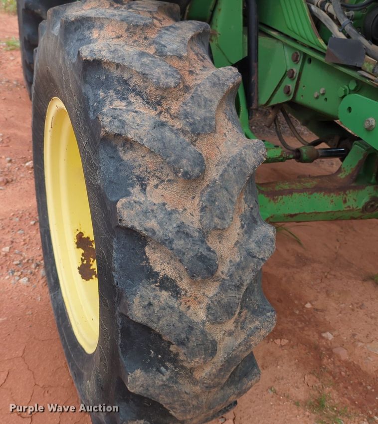 image for item MY9479 John Deere 6220  MFWD tractor