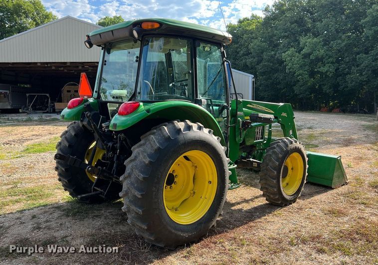 image for item NA9026 2004 John Deere 5420  MFWD tractor