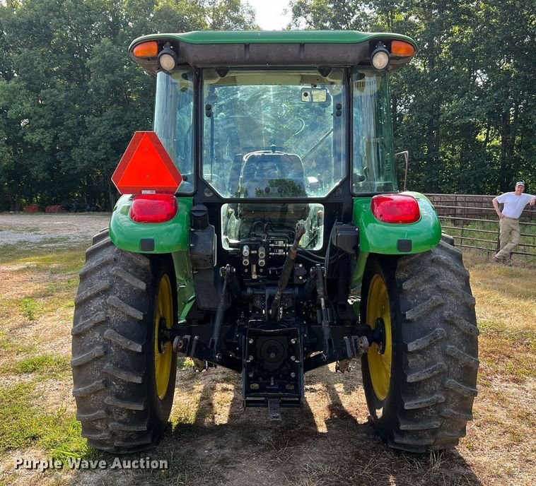 image for item NA9026 2004 John Deere 5420  MFWD tractor