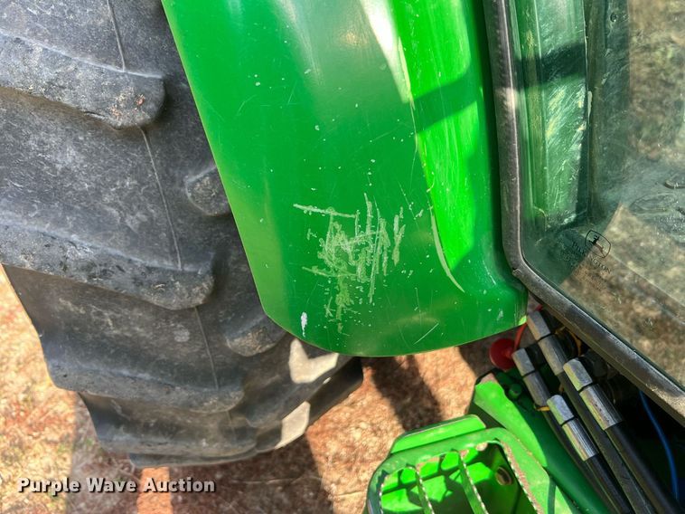 image for item NA9026 2004 John Deere 5420  MFWD tractor