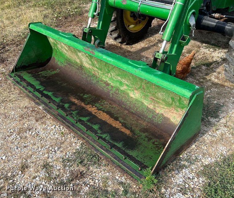 image for item NA9026 2004 John Deere 5420  MFWD tractor