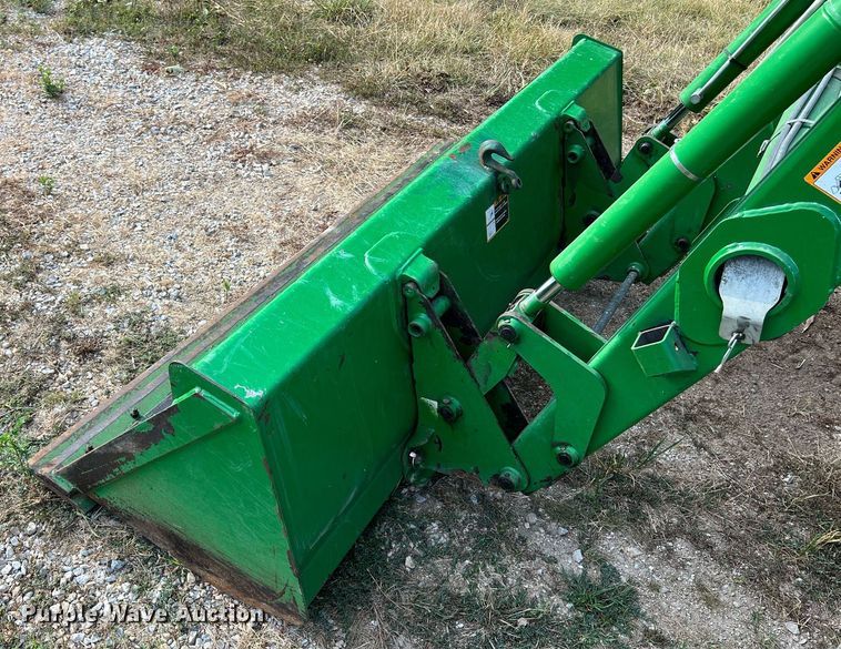 image for item NA9026 2004 John Deere 5420  MFWD tractor