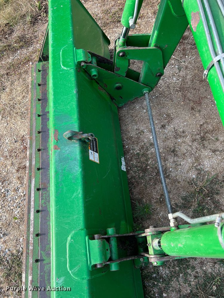 image for item NA9026 2004 John Deere 5420  MFWD tractor