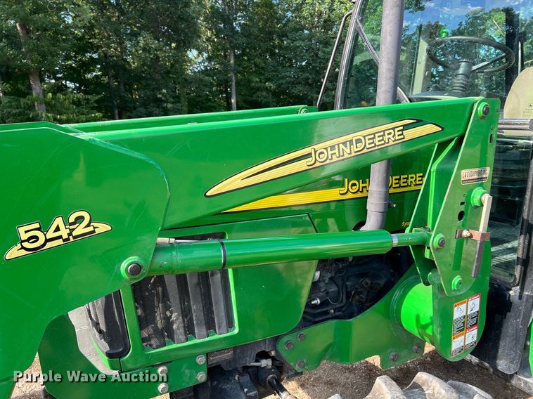 image for item NA9026 2004 John Deere 5420  MFWD tractor