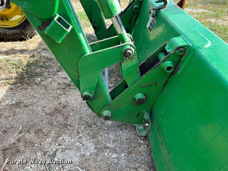 image for item NA9026 2004 John Deere 5420  MFWD tractor