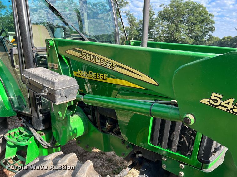 image for item NA9026 2004 John Deere 5420  MFWD tractor