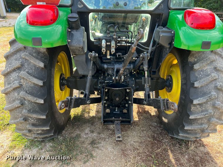 image for item NA9026 2004 John Deere 5420  MFWD tractor