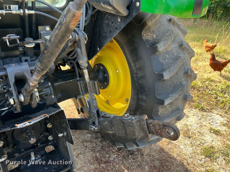 image for item NA9026 2004 John Deere 5420  MFWD tractor