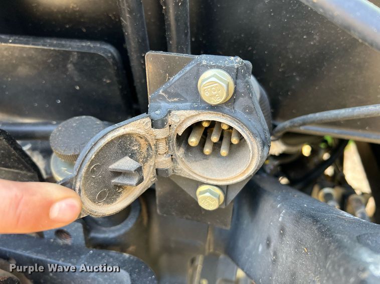 image for item NA9026 2004 John Deere 5420  MFWD tractor