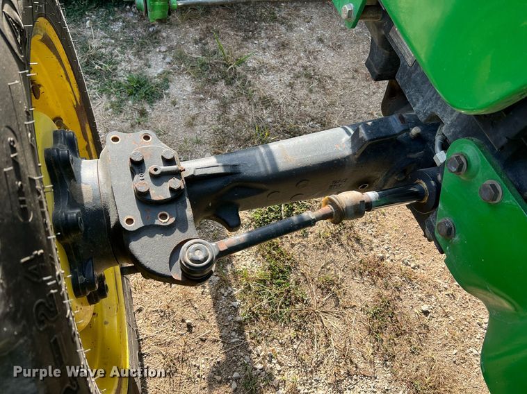 image for item NA9026 2004 John Deere 5420  MFWD tractor