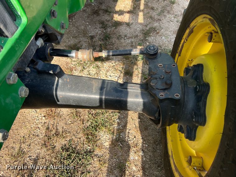 image for item NA9026 2004 John Deere 5420  MFWD tractor