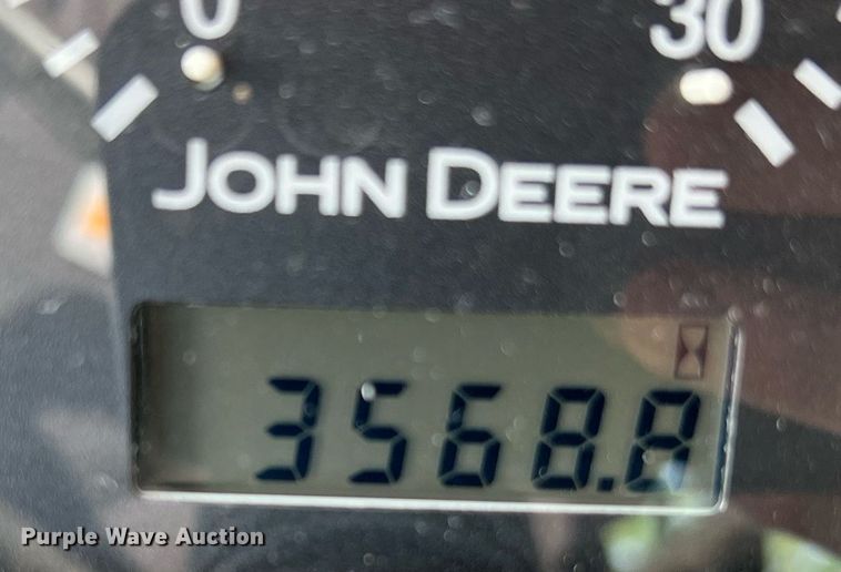 image for item NA9026 2004 John Deere 5420  MFWD tractor