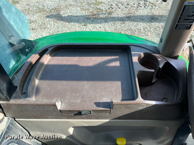 image for item NA9026 2004 John Deere 5420  MFWD tractor