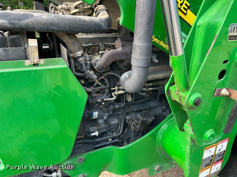 image for item NA9026 2004 John Deere 5420  MFWD tractor