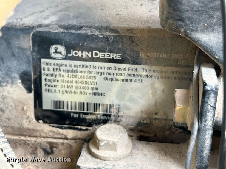 image for item NA9026 2004 John Deere 5420  MFWD tractor