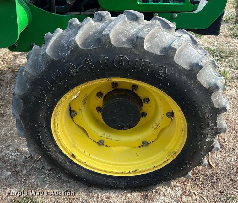 image for item NA9026 2004 John Deere 5420  MFWD tractor