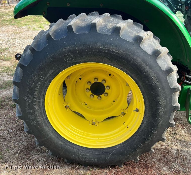 image for item NA9026 2004 John Deere 5420  MFWD tractor