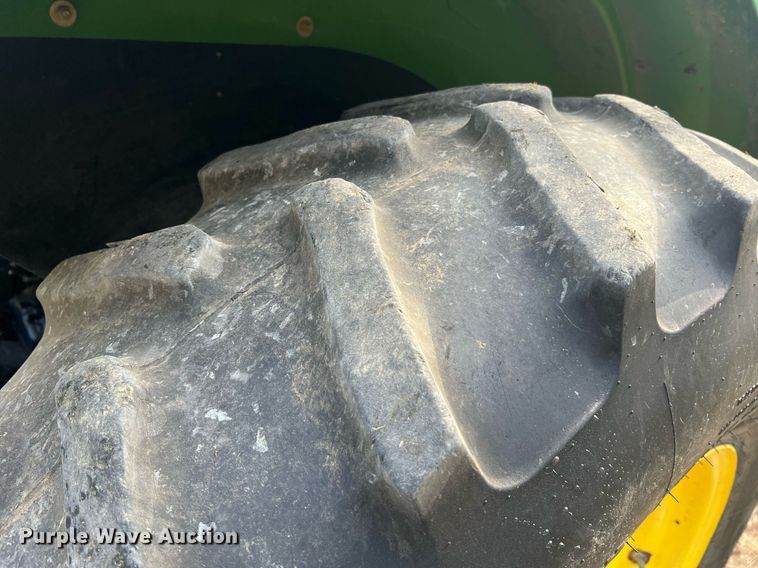 image for item NA9026 2004 John Deere 5420  MFWD tractor