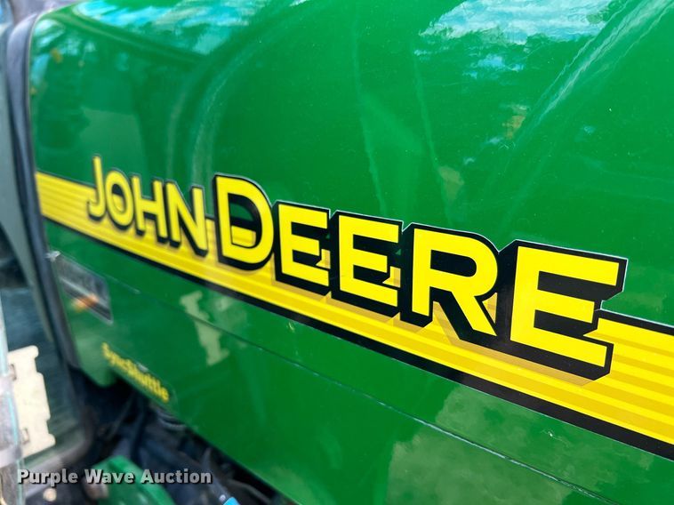 image for item NA9026 2004 John Deere 5420  MFWD tractor