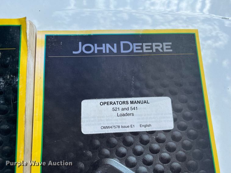image for item NA9026 2004 John Deere 5420  MFWD tractor